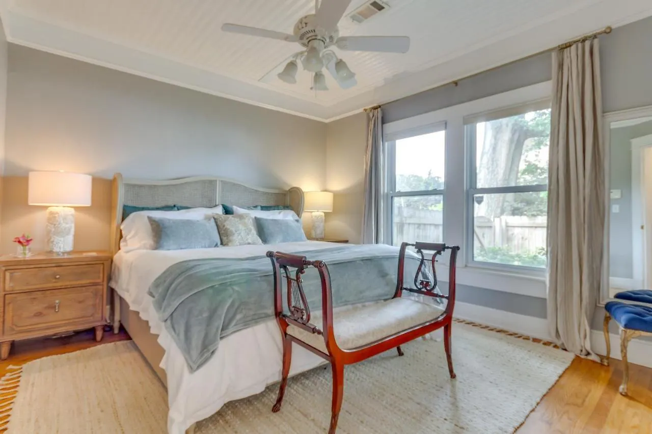 Holiday home Pensacola Paradise Furnished Deck And Gas Grill!